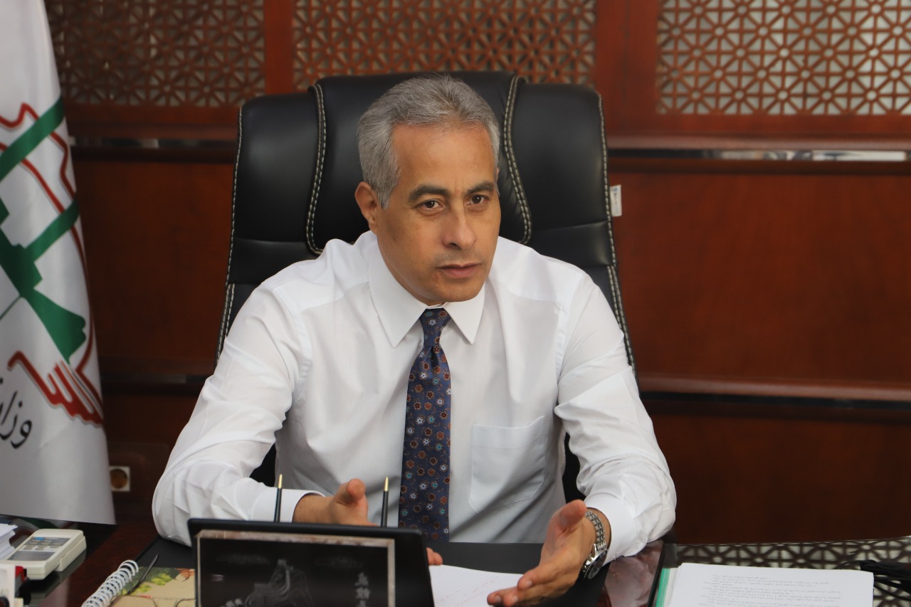 وزير القوى العامله 